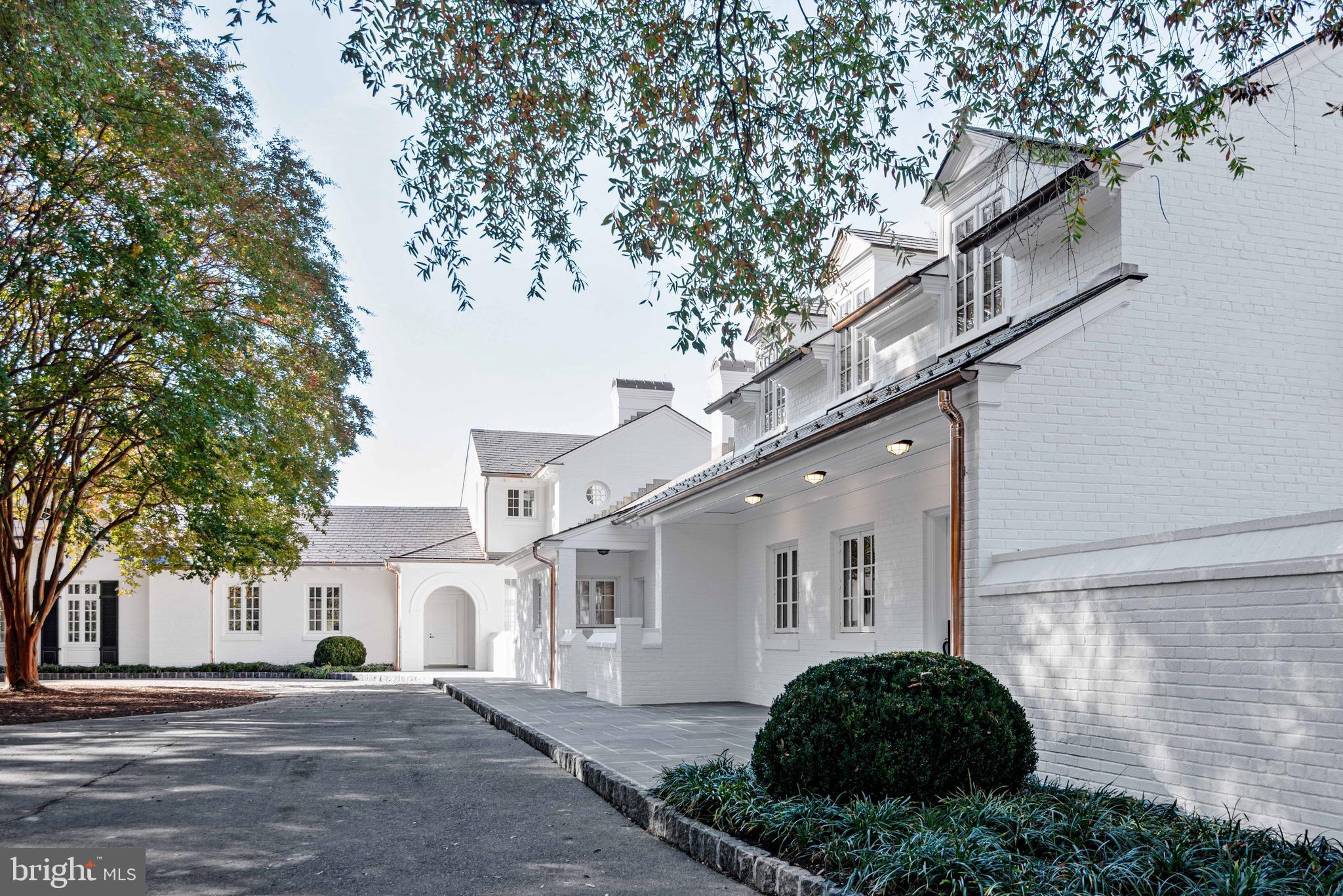 BAILEYS NECK - Residential