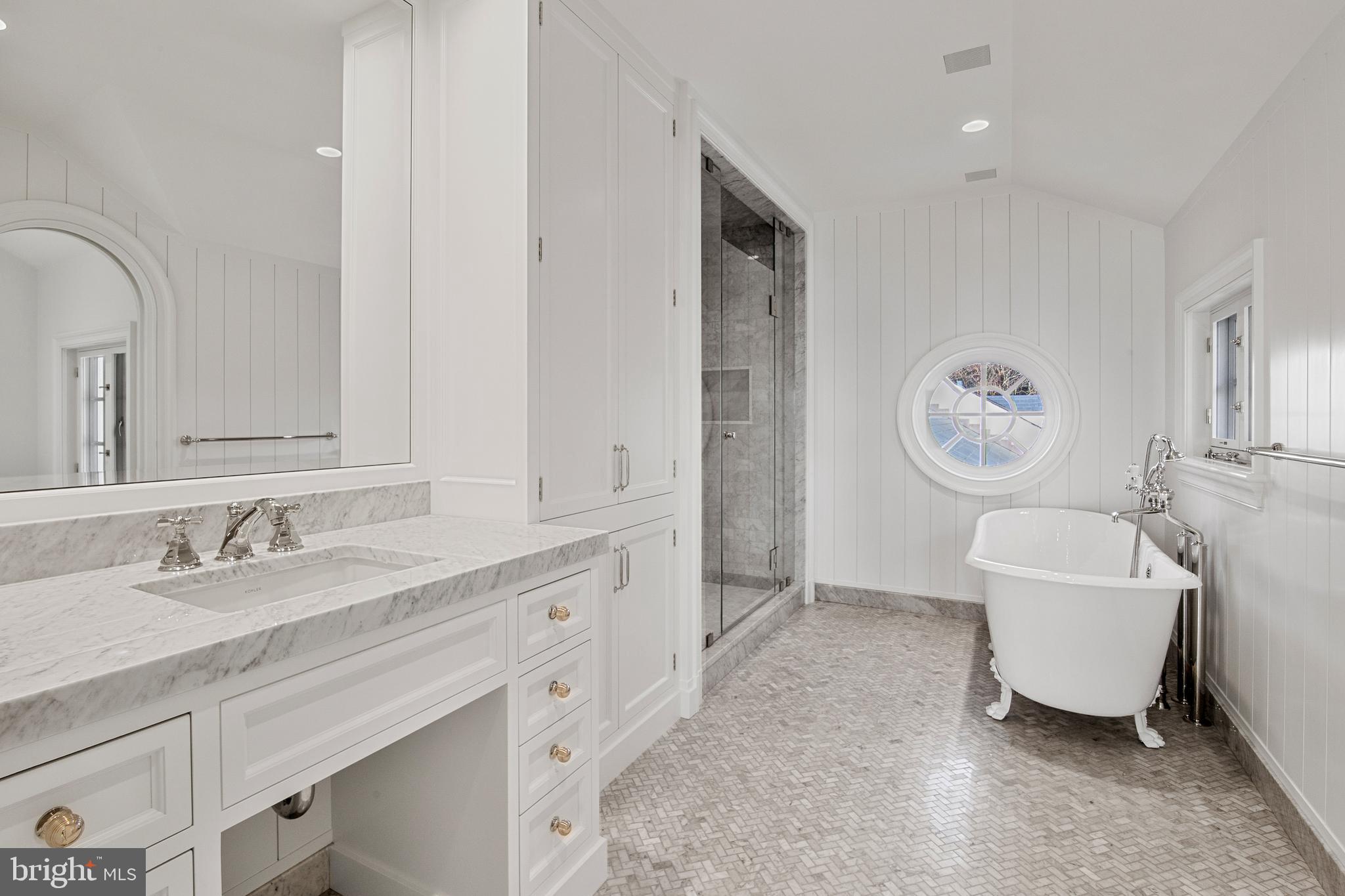 BAILEYS NECK - Residential