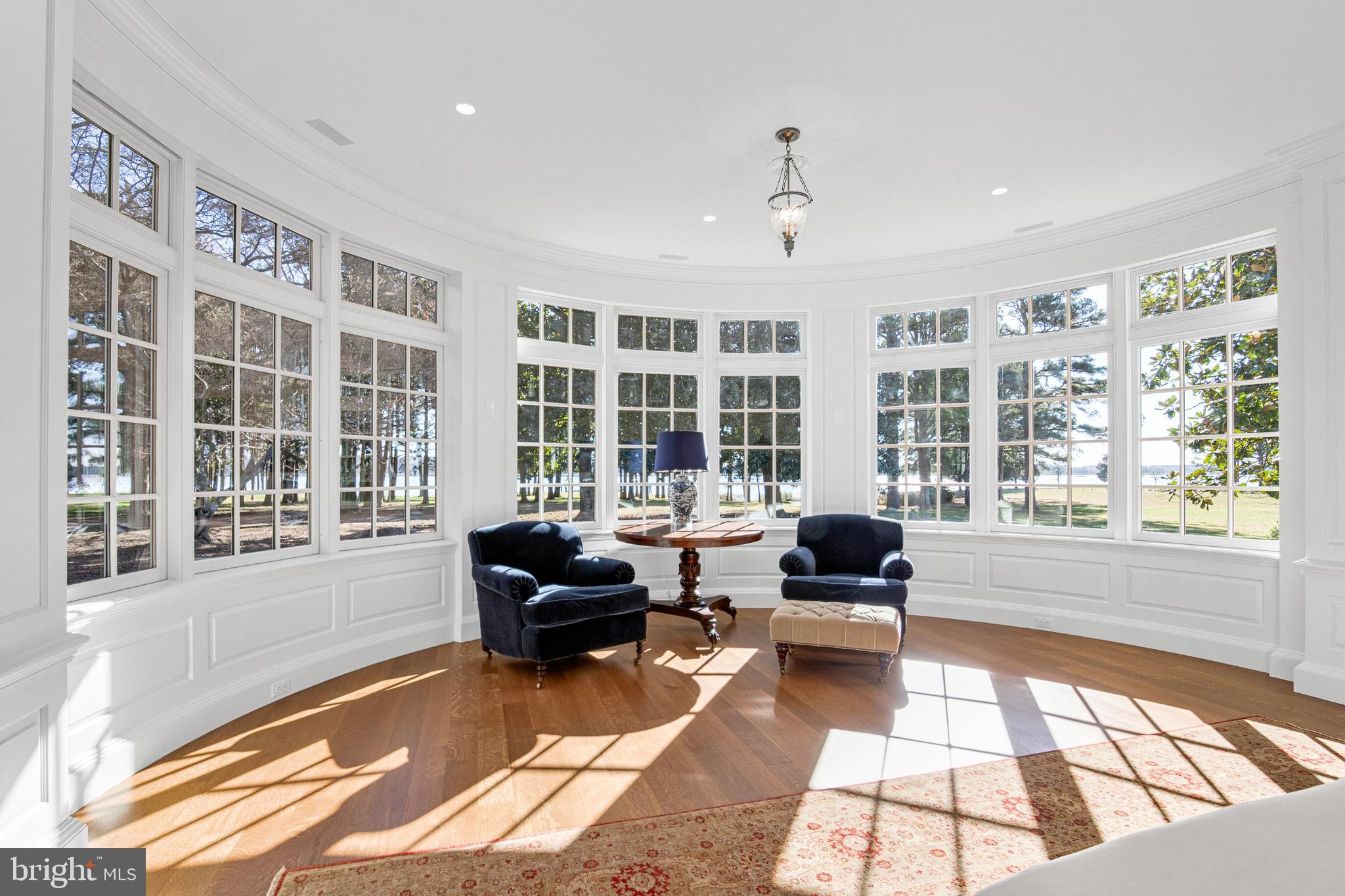 BAILEYS NECK - Residential