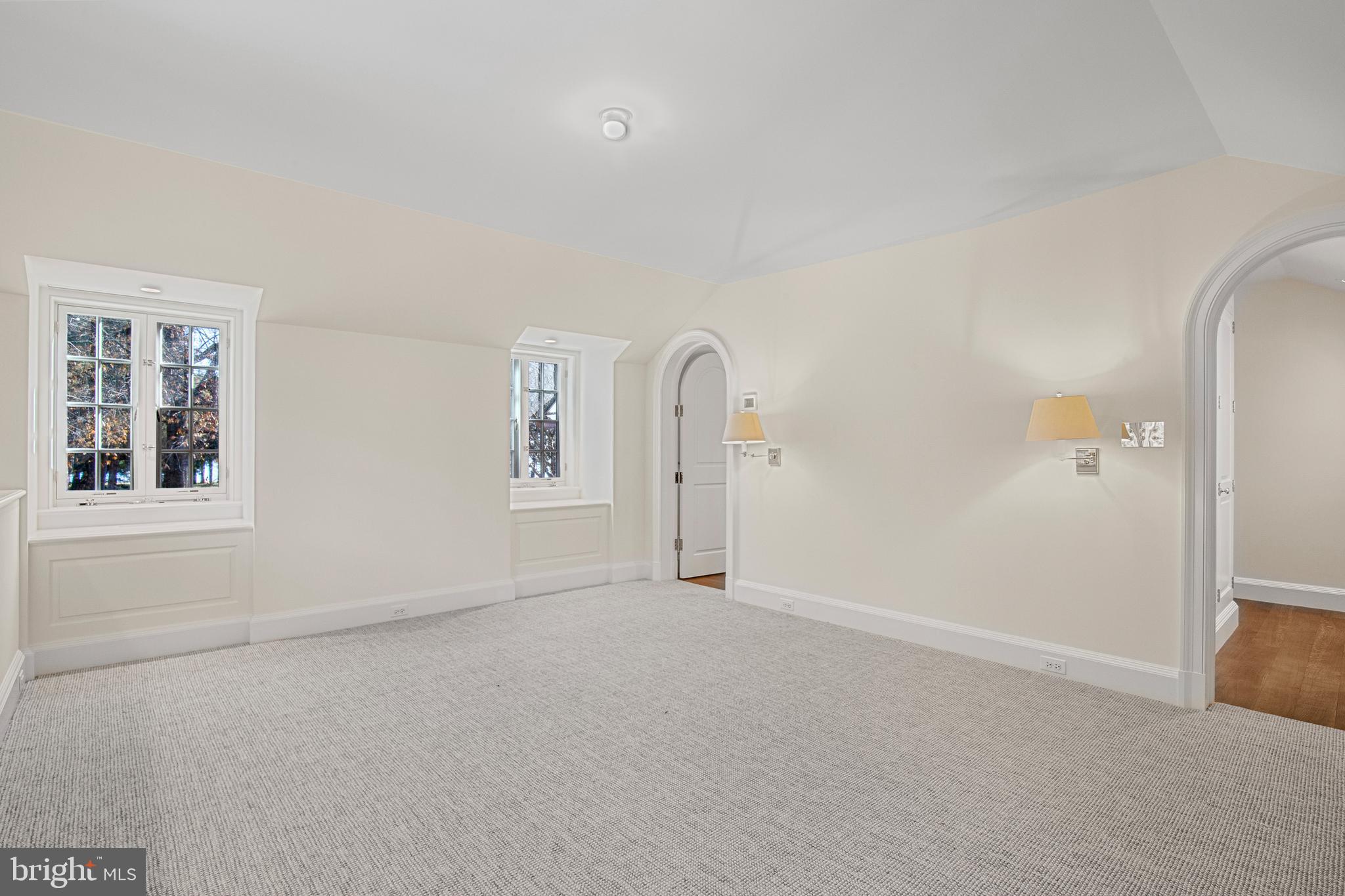 BAILEYS NECK - Residential