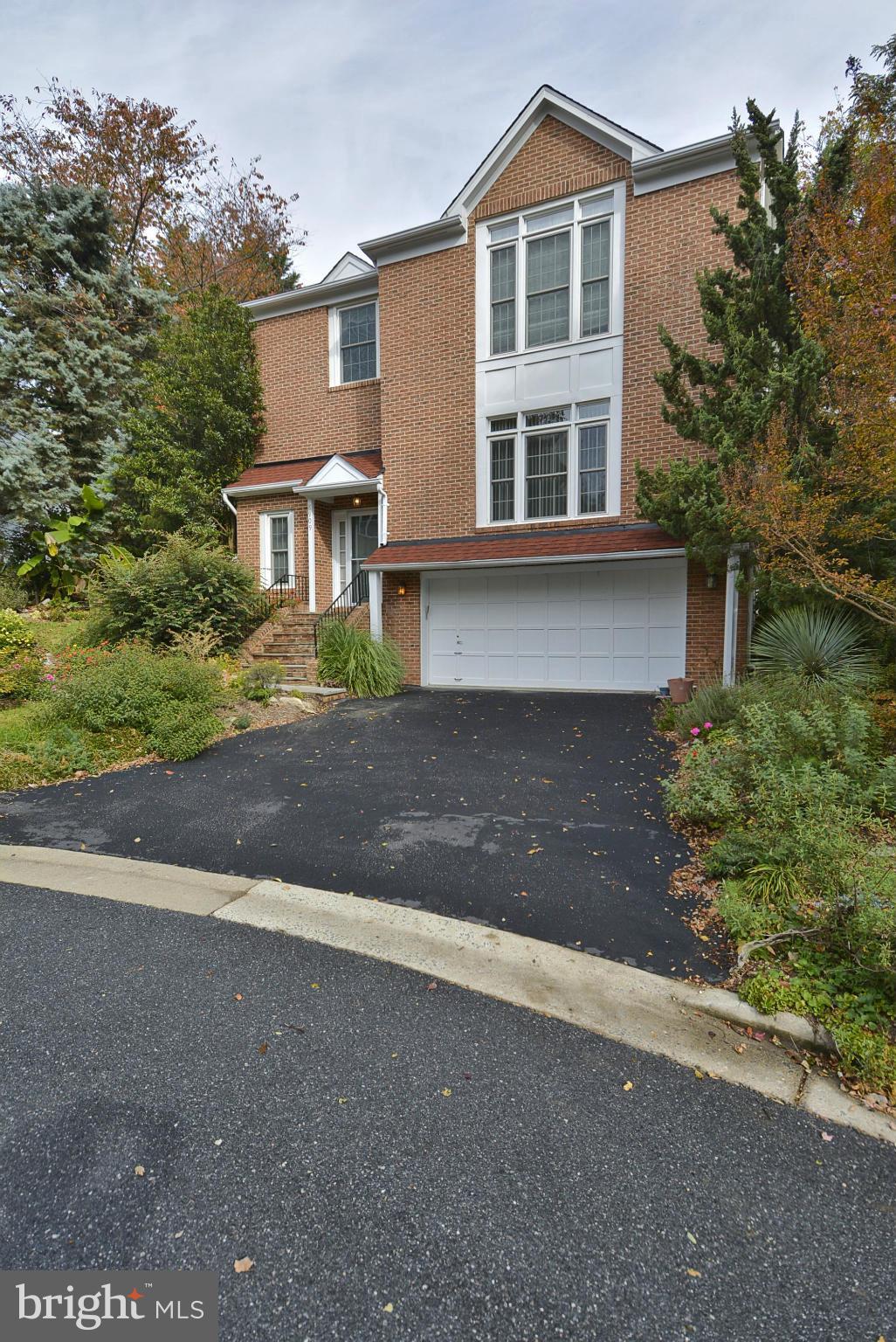 SEVEN OAKS - Residential