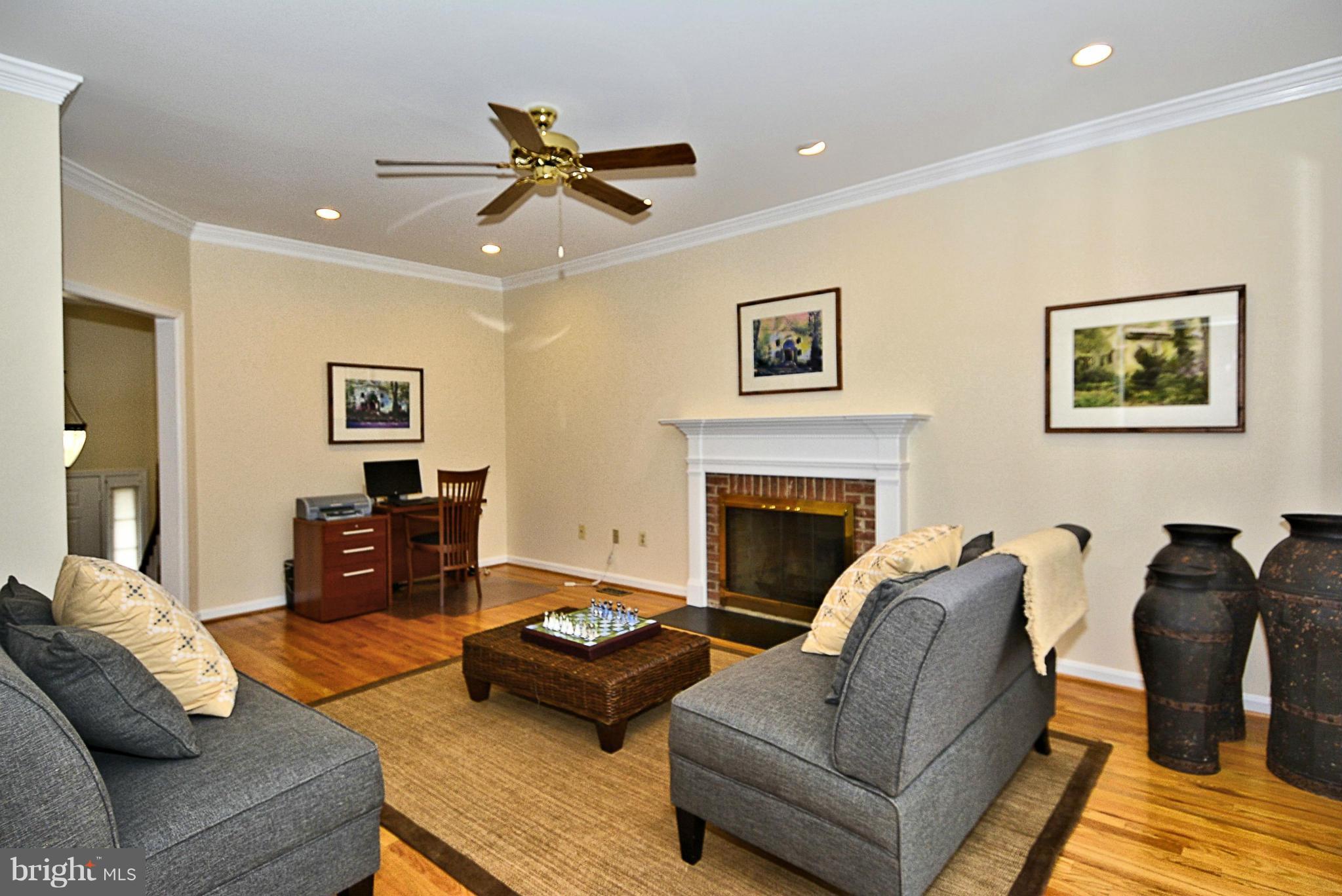 SEVEN OAKS - Residential