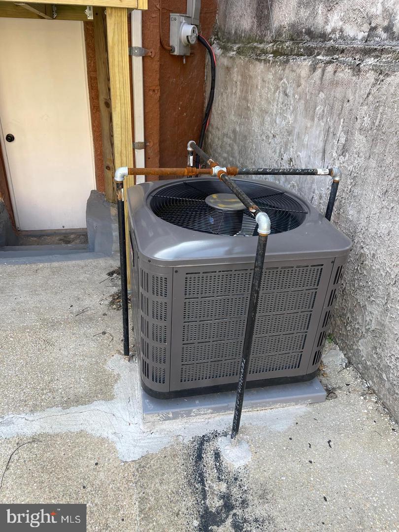 EAST BALTIMORE MIDWAY - Residential