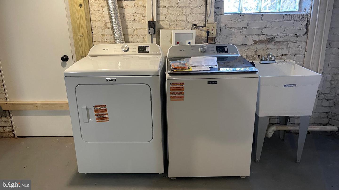 EAST BALTIMORE MIDWAY - Residential