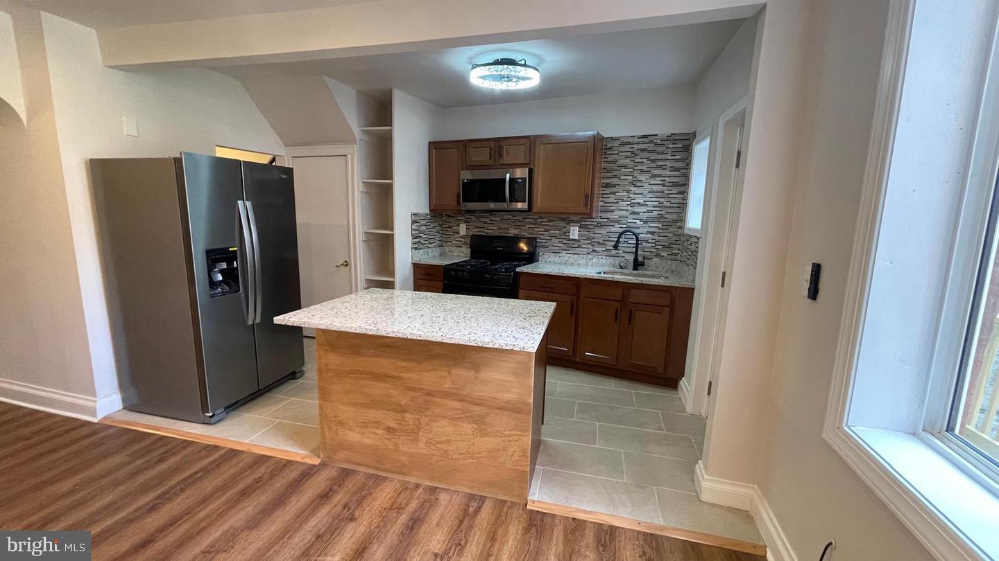 EAST BALTIMORE MIDWAY - Residential