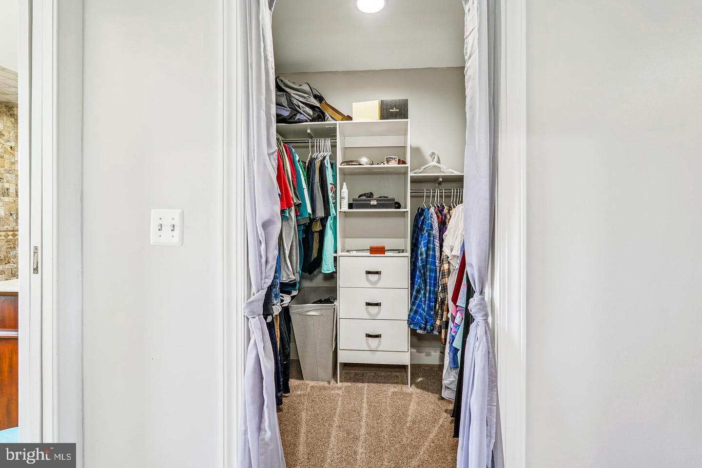 HUNTERS RIDGE - Residential