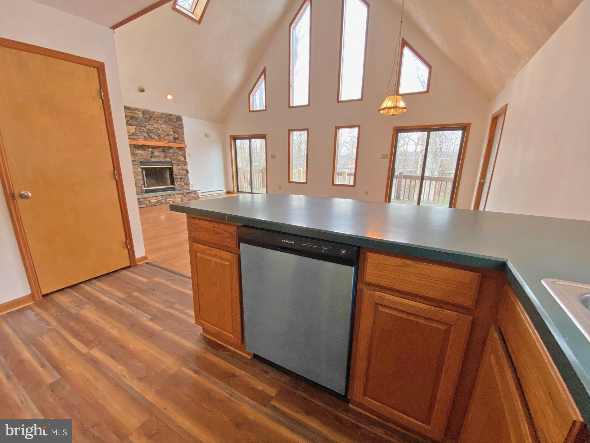 BEECH MOUNTAIN LAKES - Residential