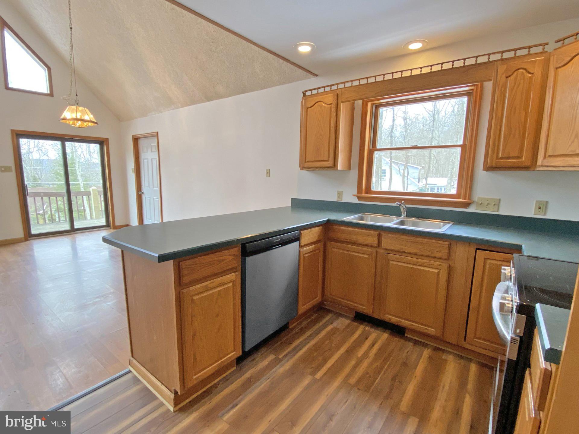 BEECH MOUNTAIN LAKES - Residential