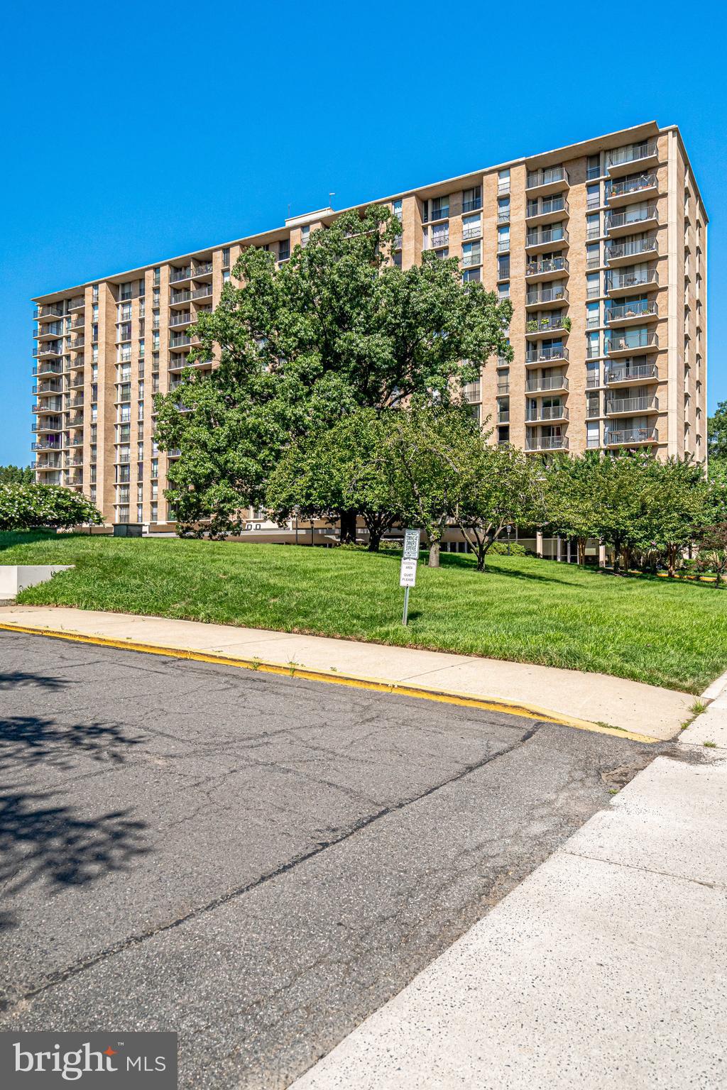 THE CARLTON - Residential