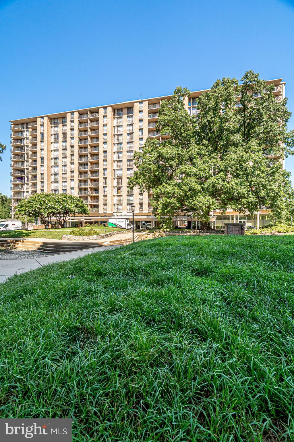 THE CARLTON - Residential