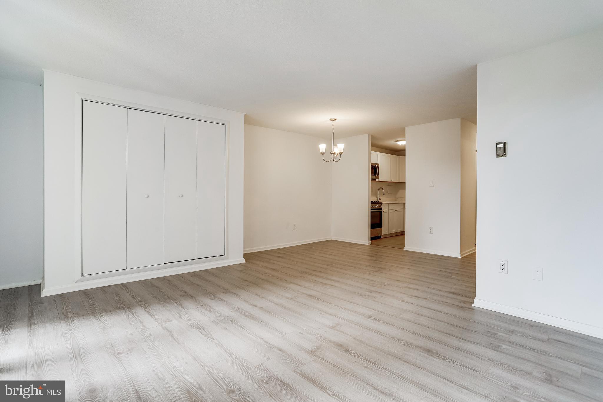 THE CARLTON - Residential