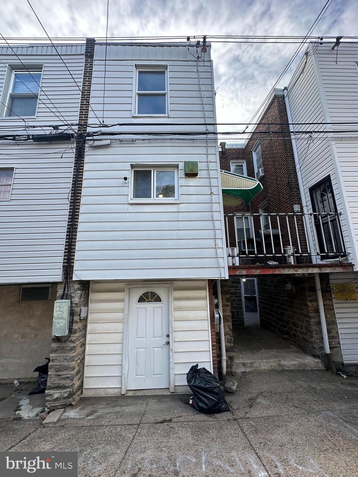 LAWNCREST - Residential