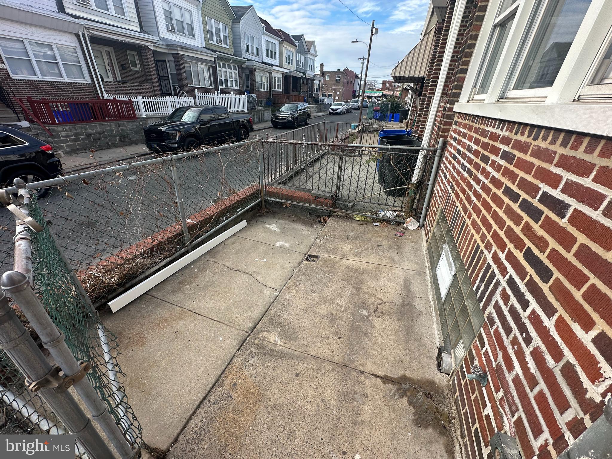 LAWNCREST - Residential