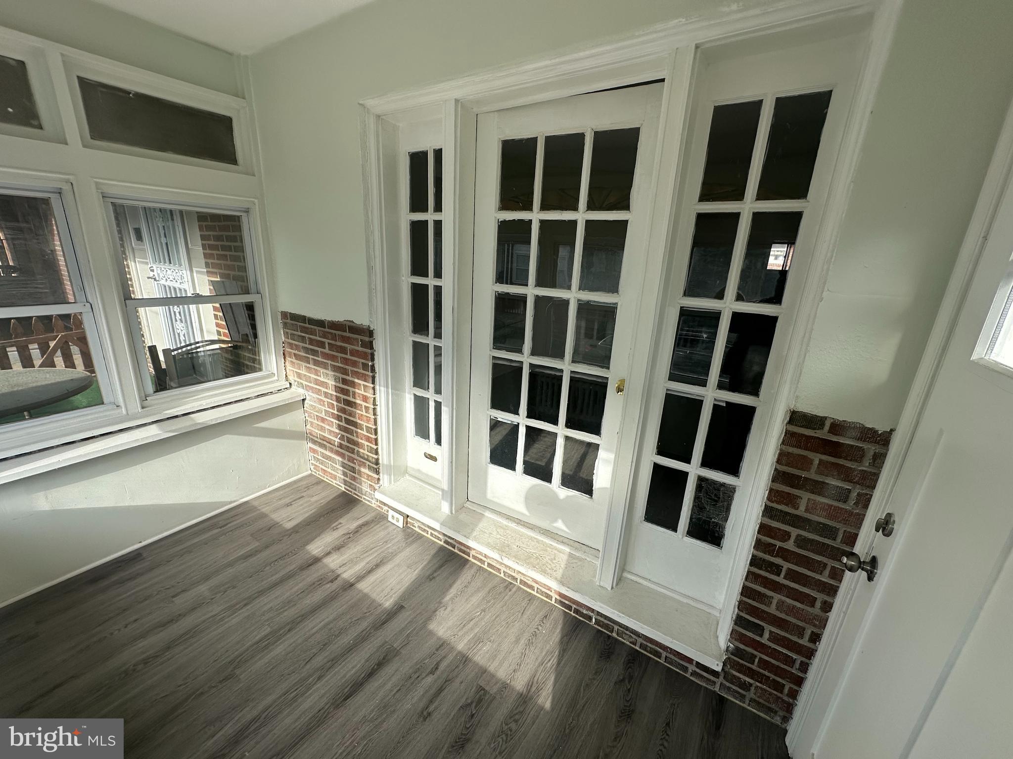 LAWNCREST - Residential