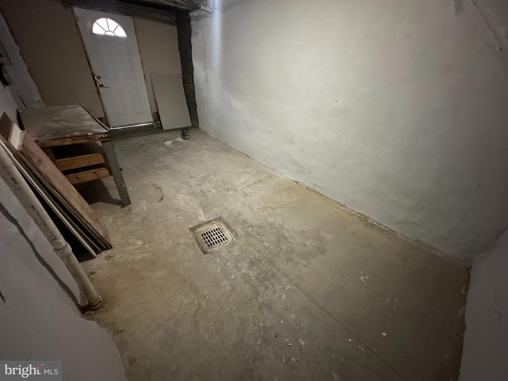 LAWNCREST - Residential