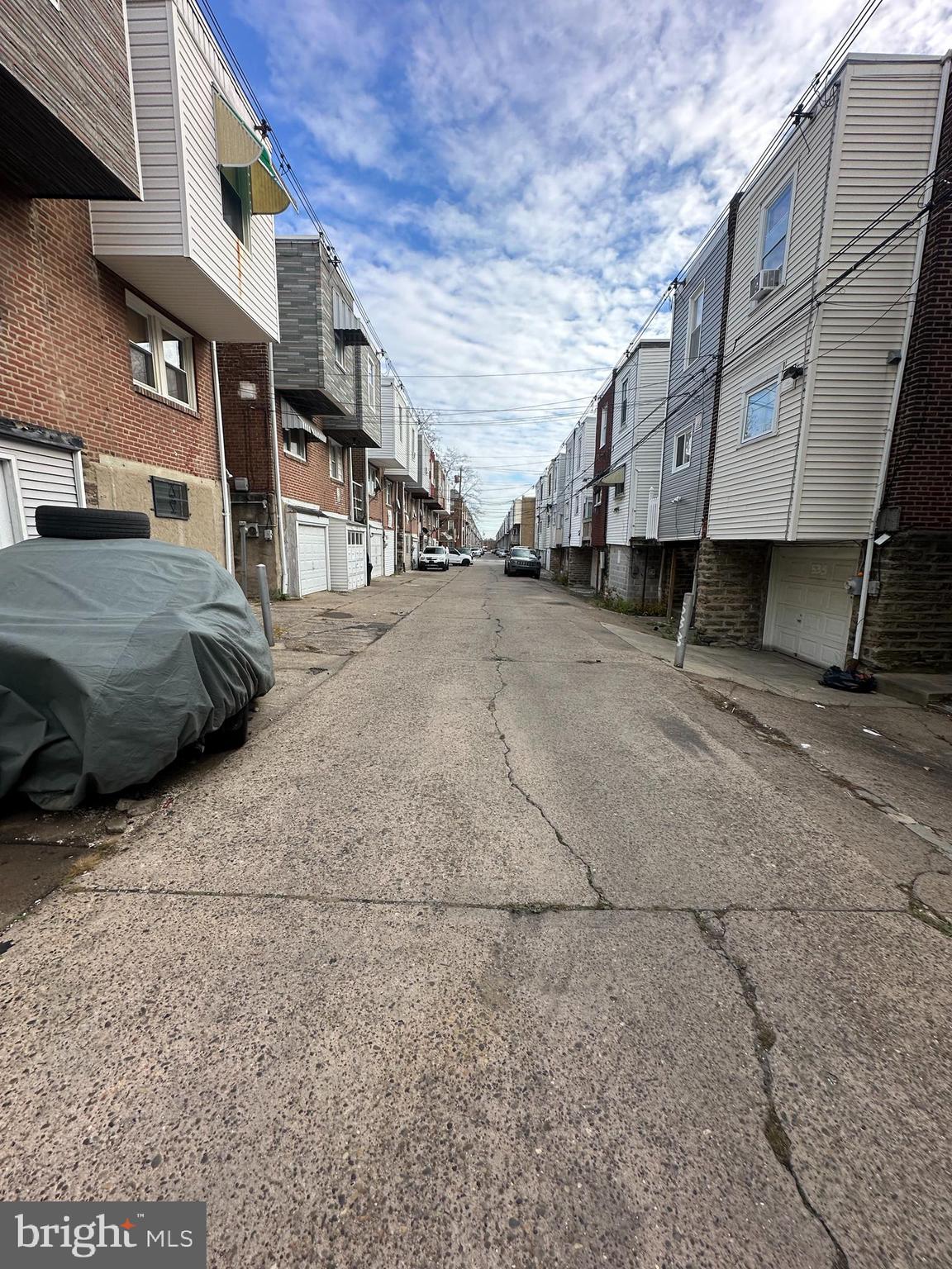 LAWNCREST - Residential