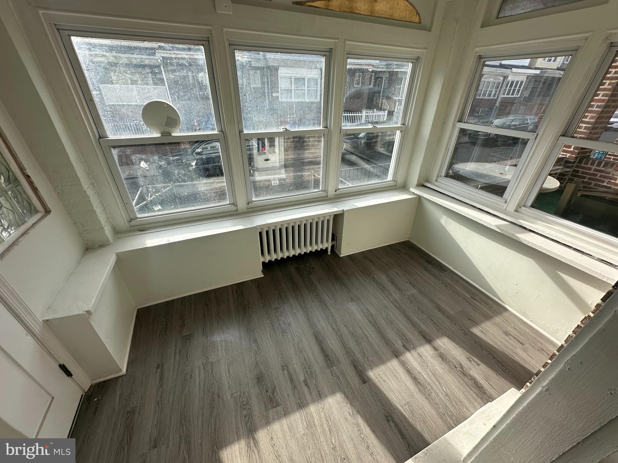 LAWNCREST - Residential