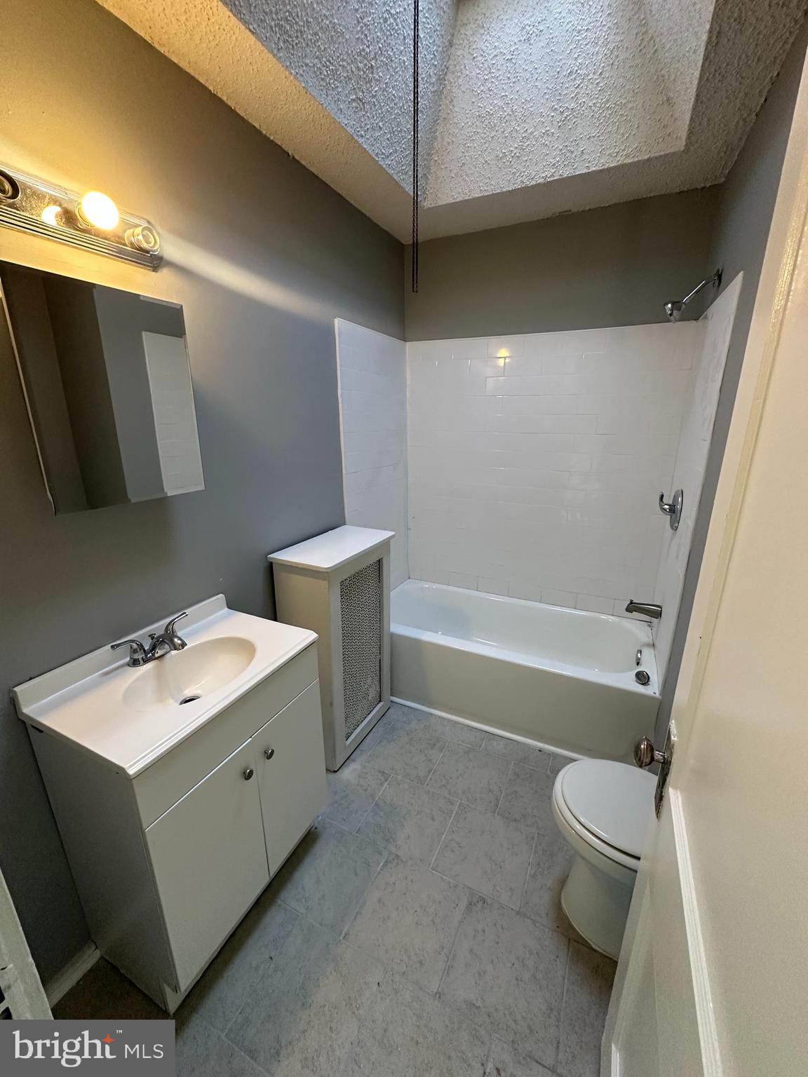 LAWNCREST - Residential