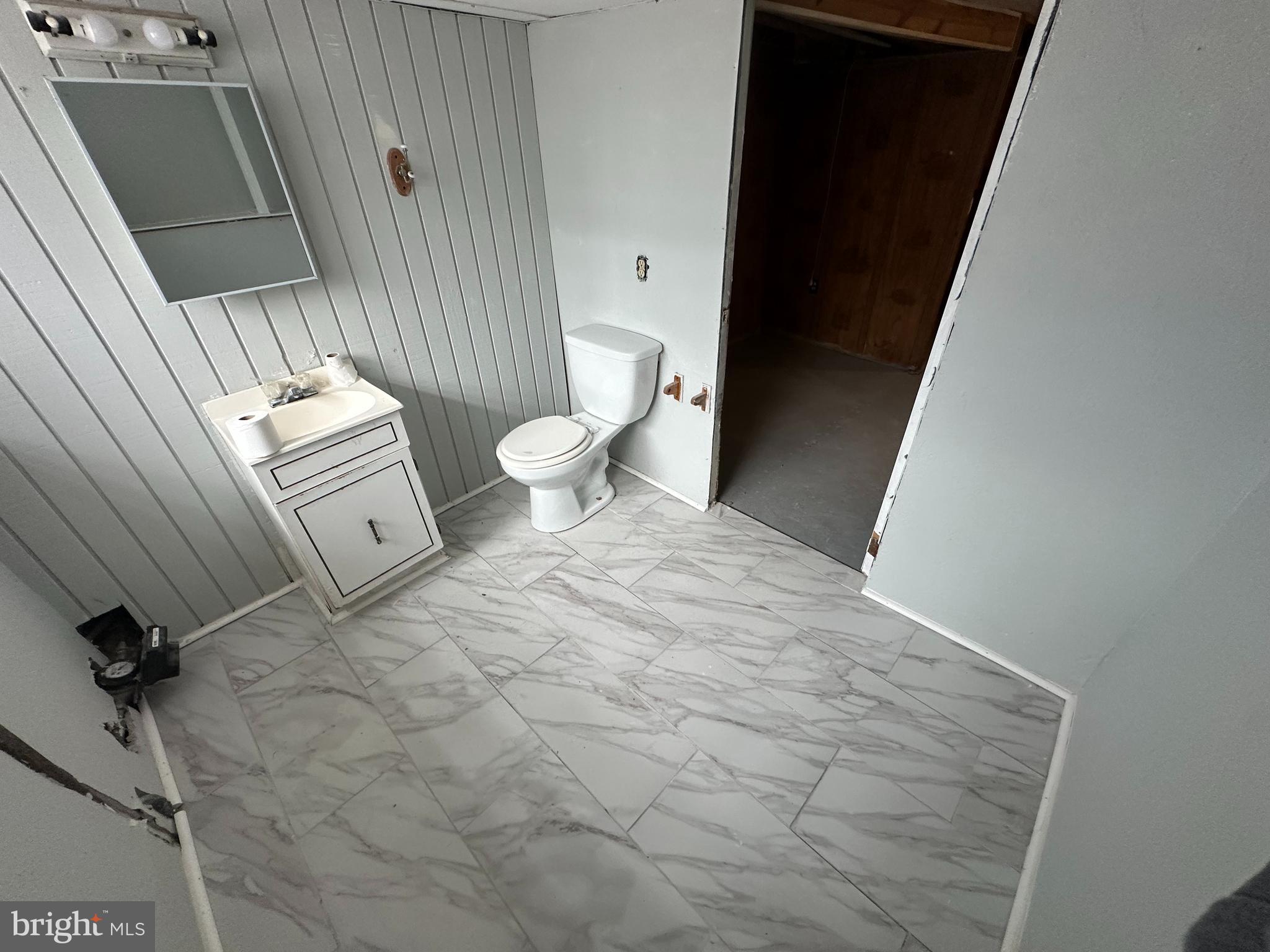 LAWNCREST - Residential