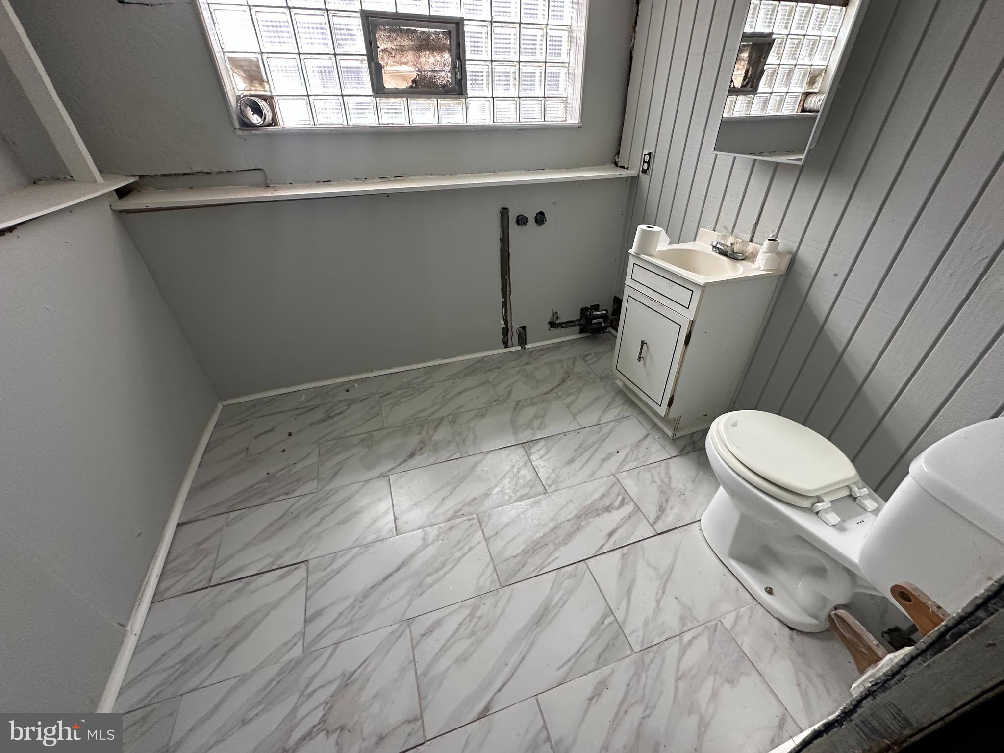 LAWNCREST - Residential