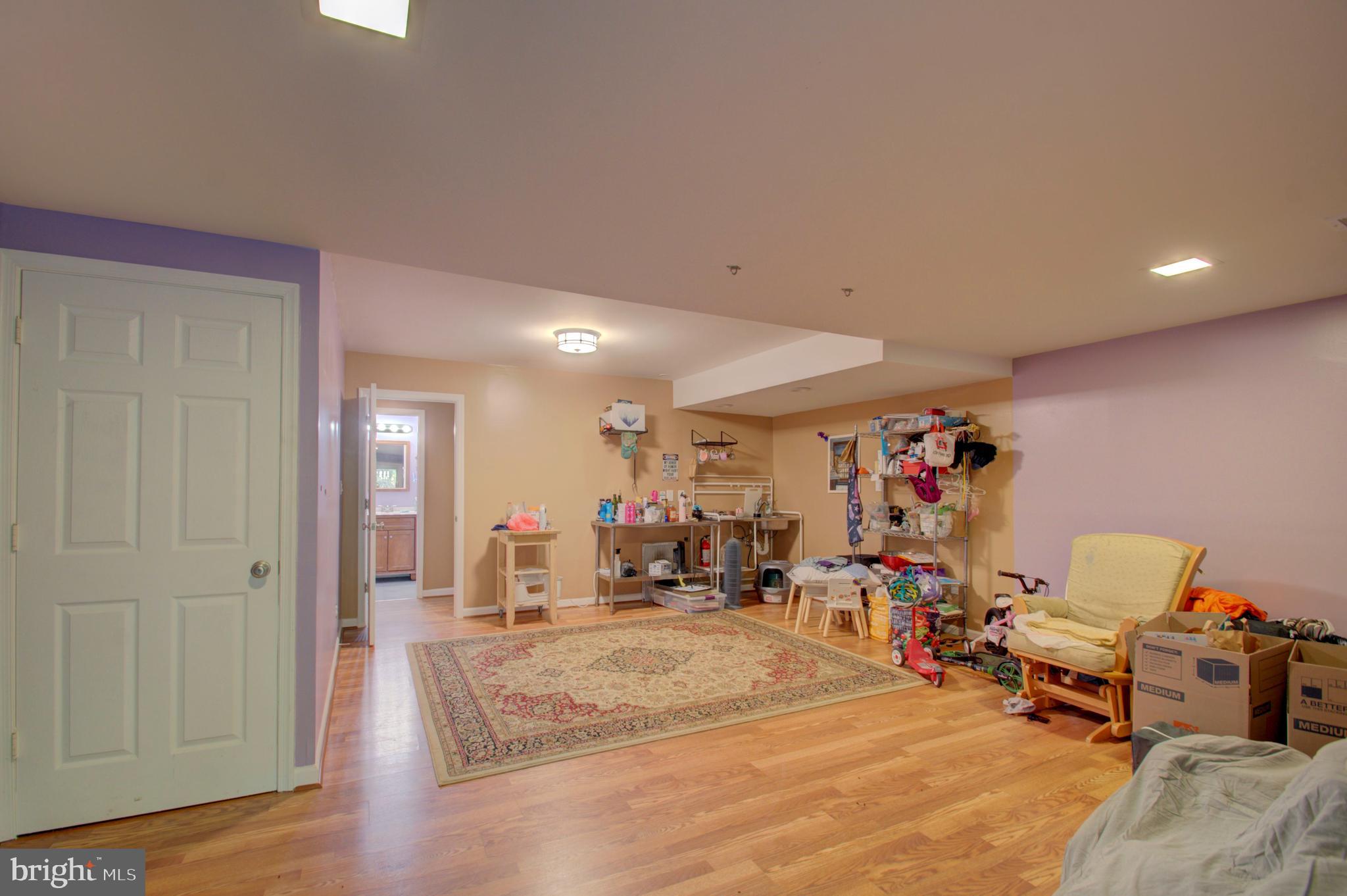 GUNNERS LAKE VILLAGE - Residential