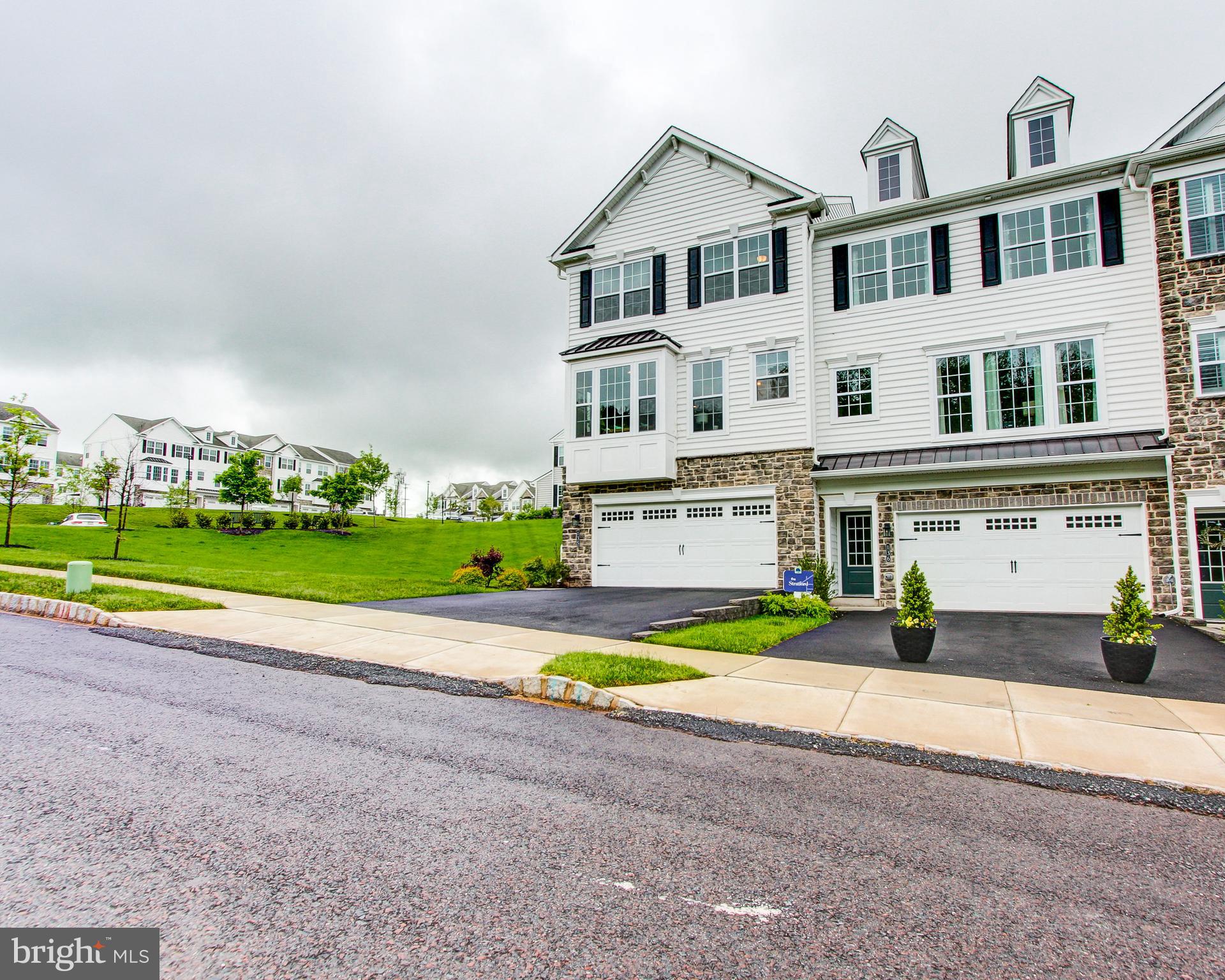 COURTS AT BRYNWOOD - Residential