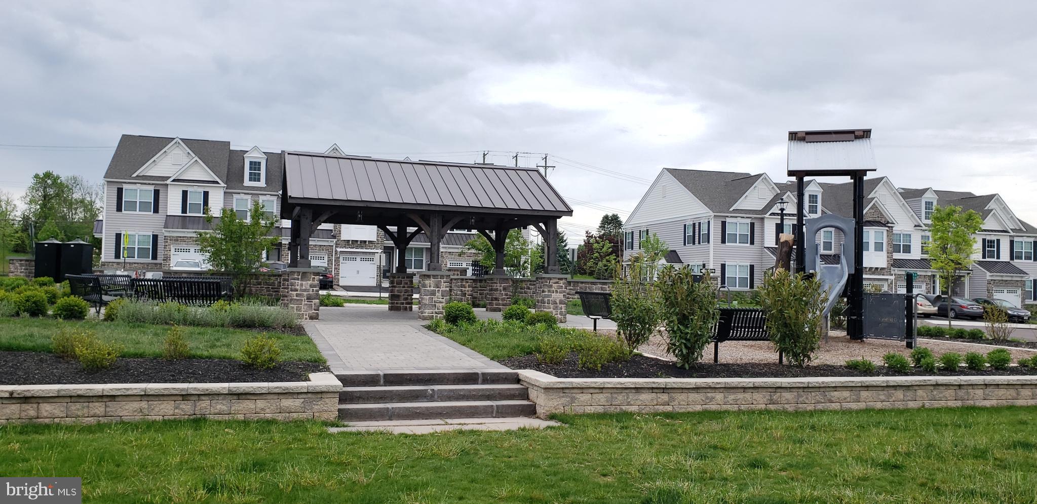 COURTS AT BRYNWOOD - Residential