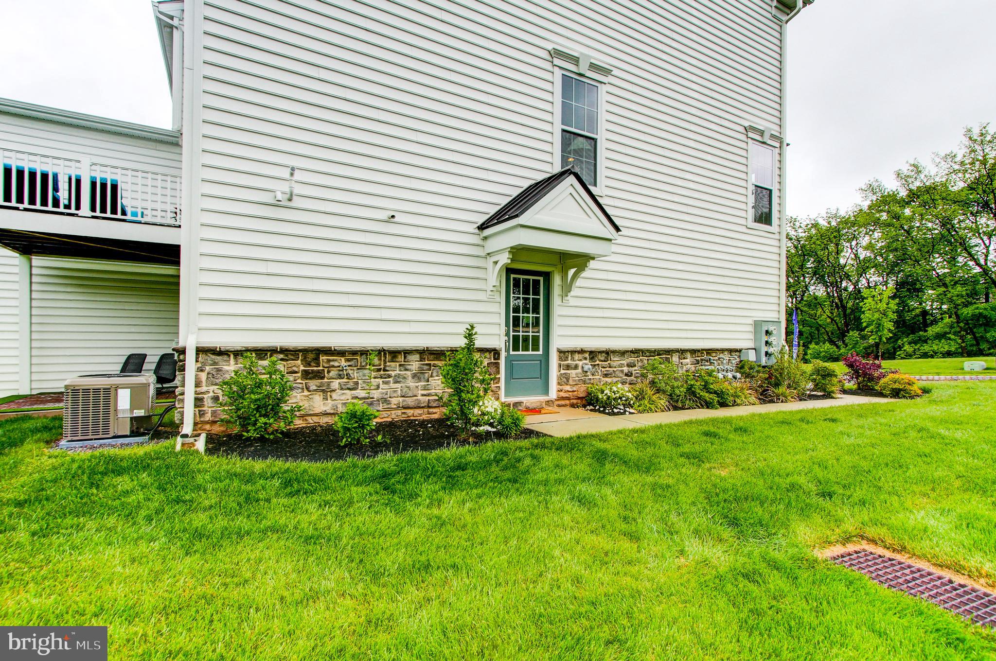 COURTS AT BRYNWOOD - Residential