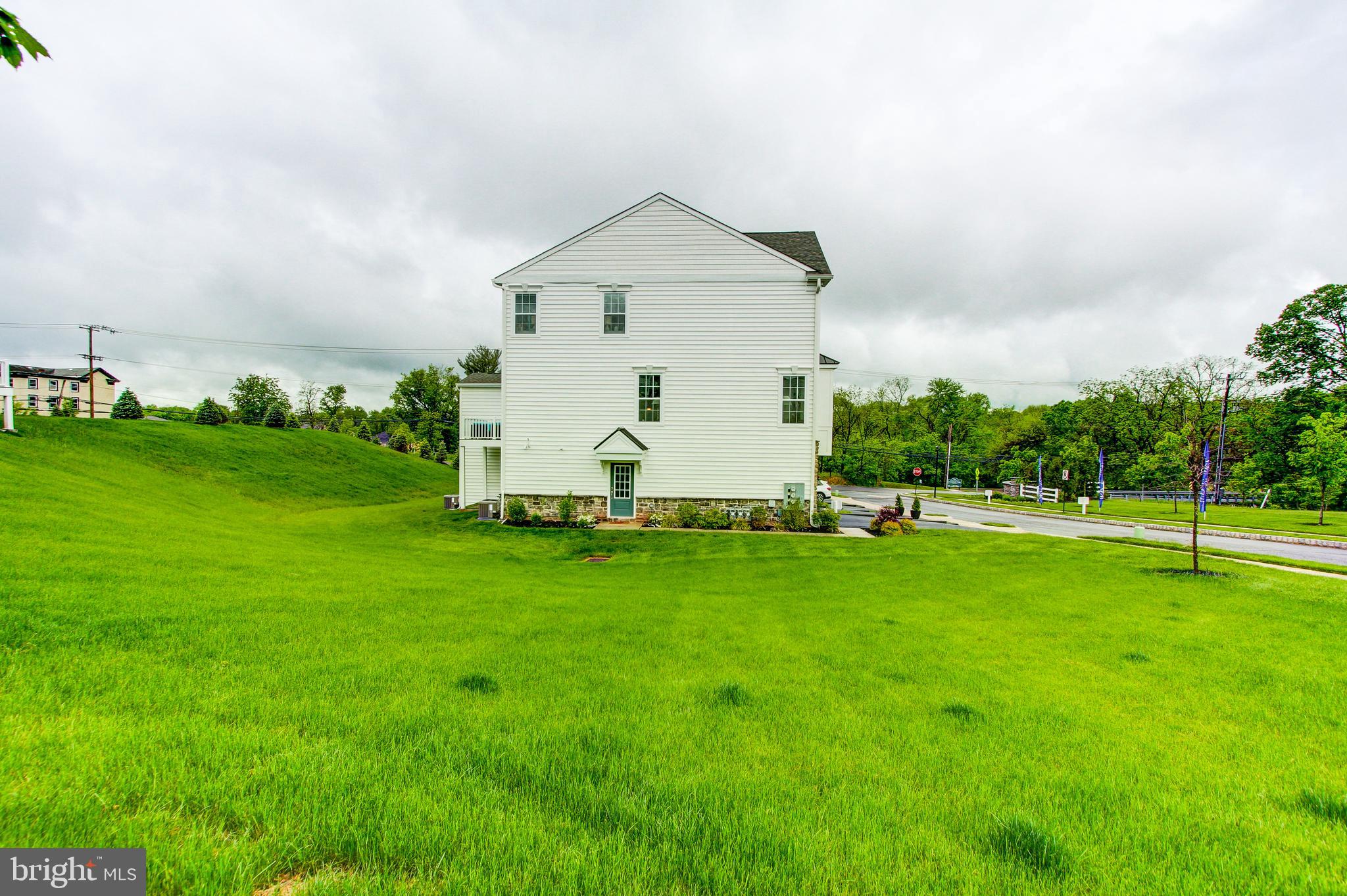 COURTS AT BRYNWOOD - Residential
