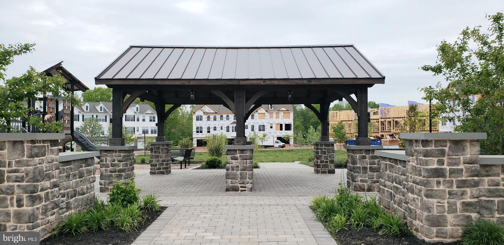 COURTS AT BRYNWOOD - Residential