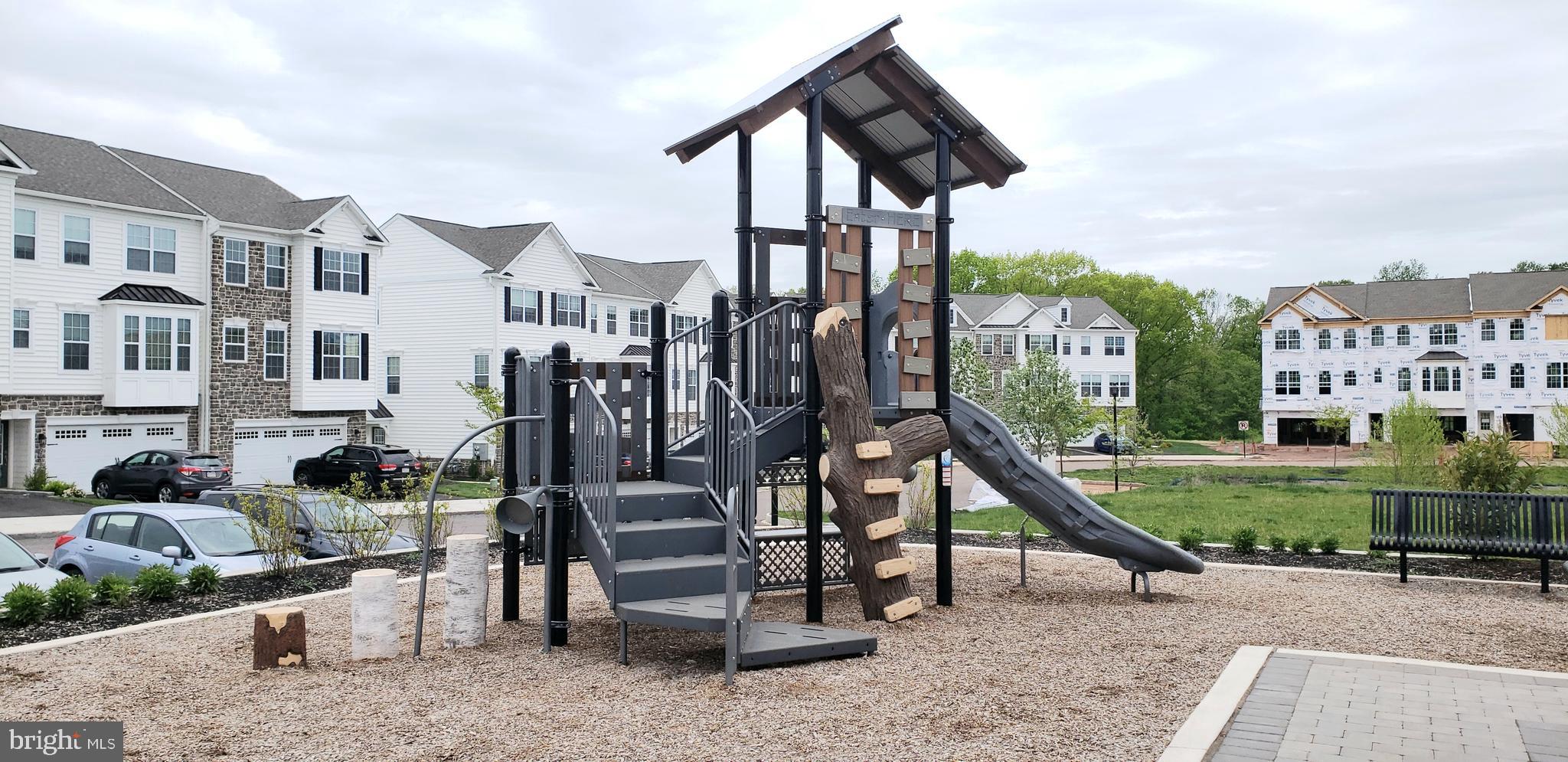 COURTS AT BRYNWOOD - Residential