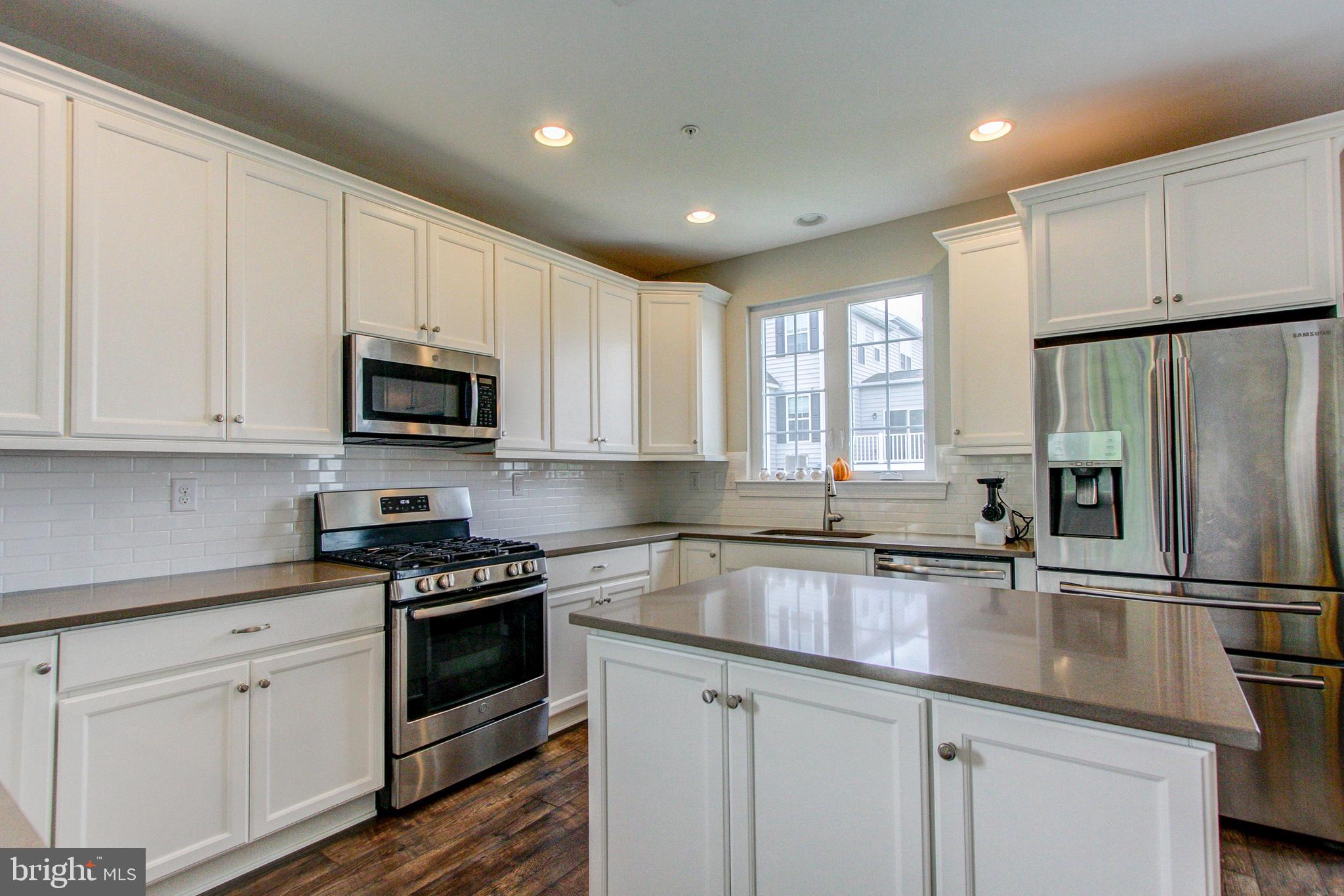 COURTS AT BRYNWOOD - Residential