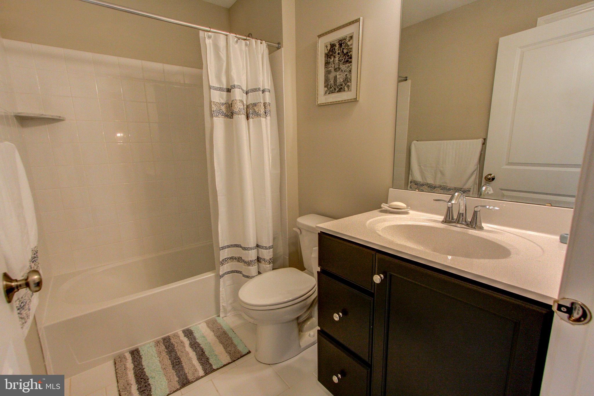 COURTS AT BRYNWOOD - Residential