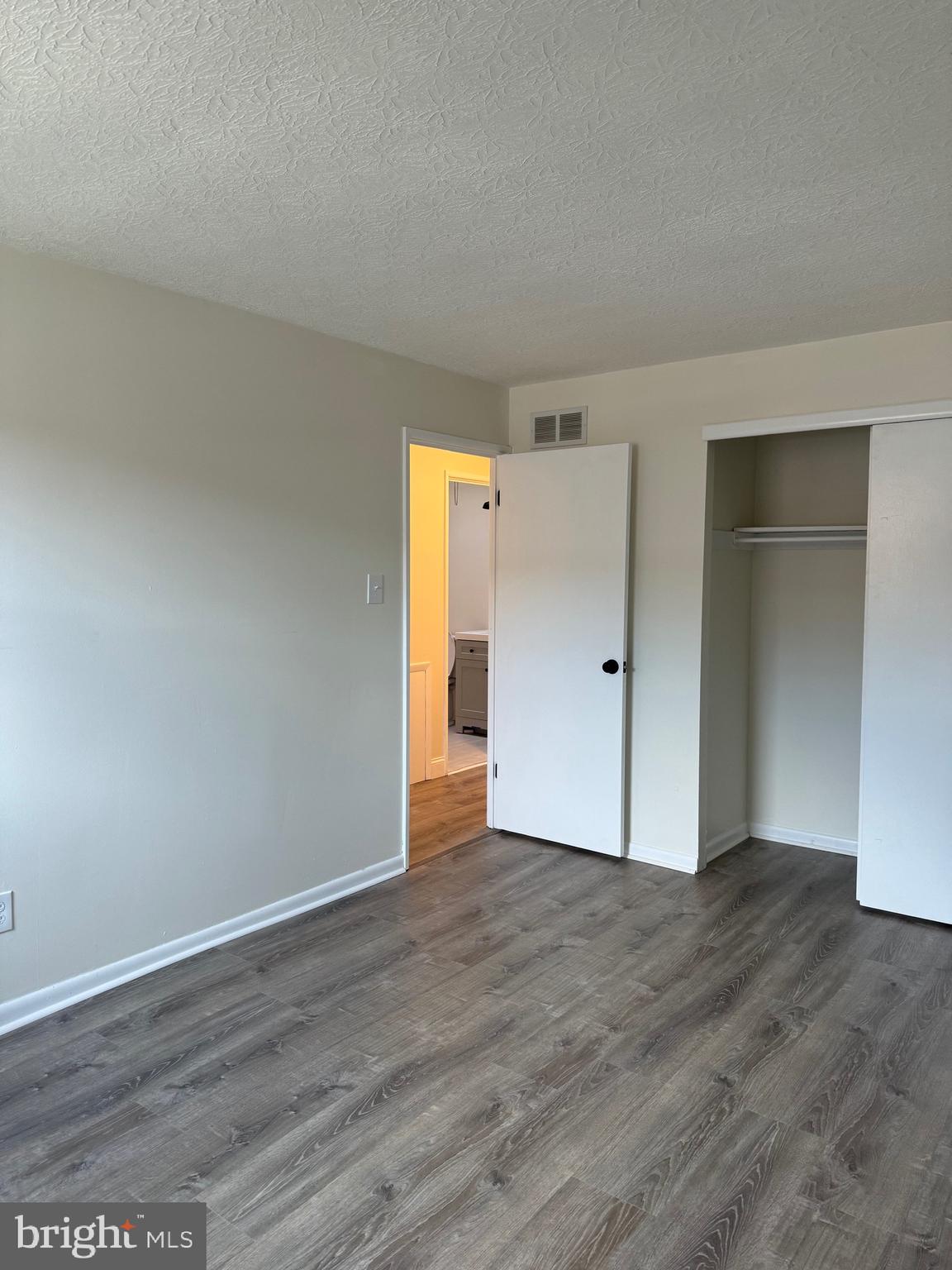 PARKWOOD - Residential Lease