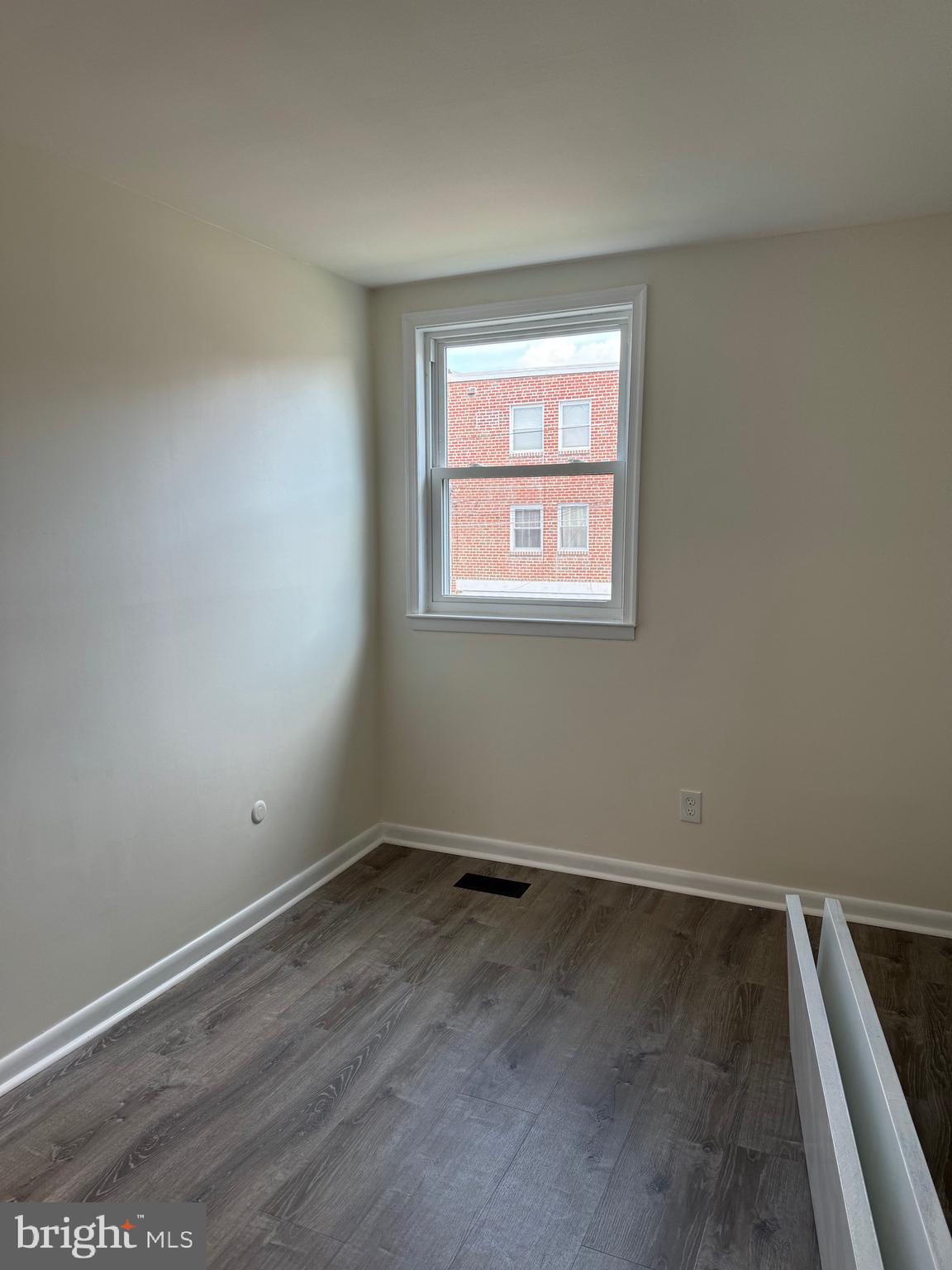 PARKWOOD - Residential Lease