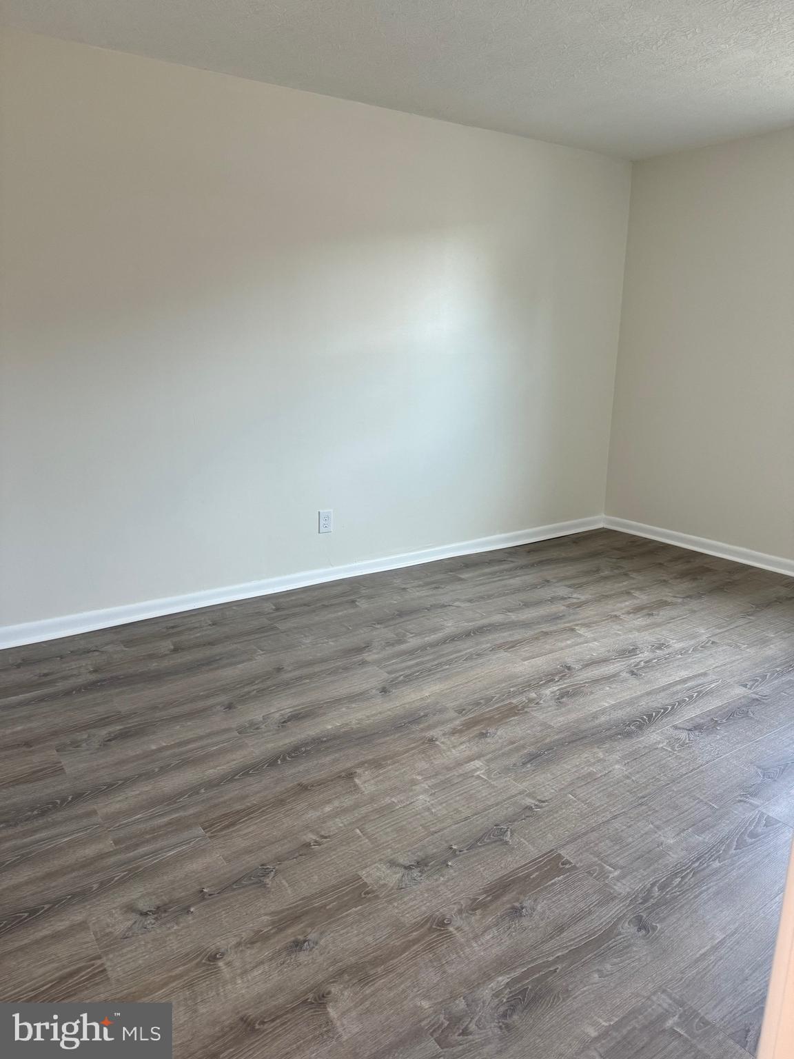 PARKWOOD - Residential Lease