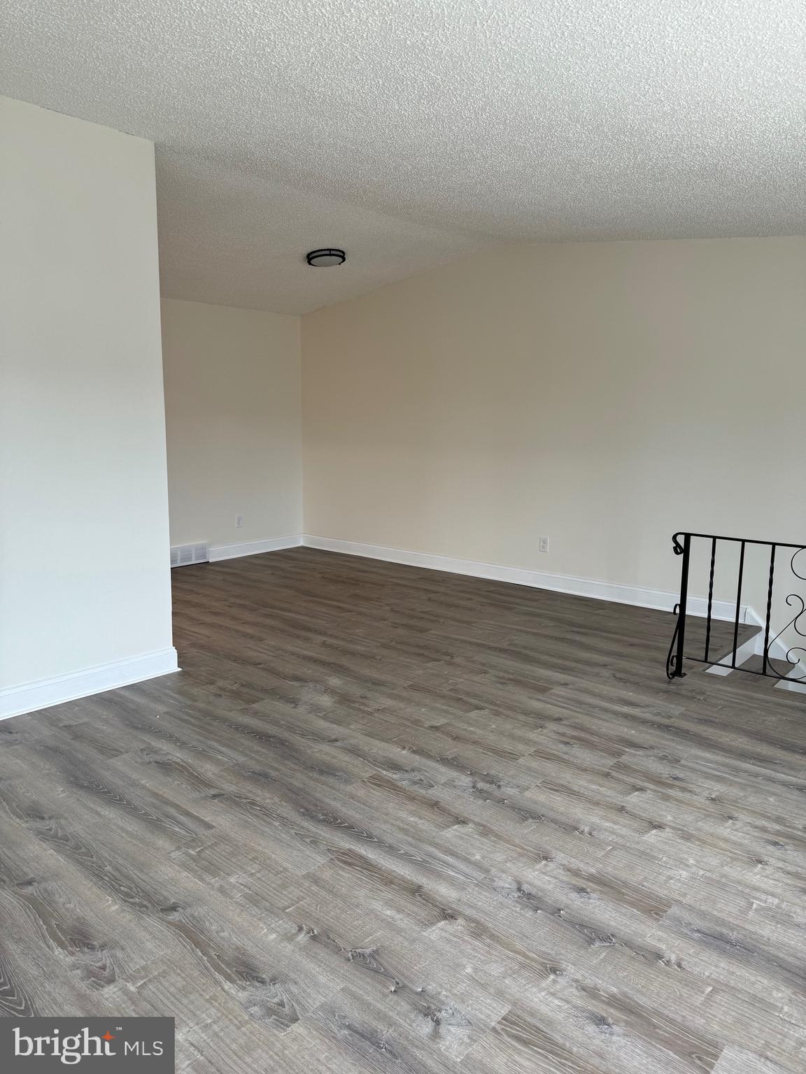 PARKWOOD - Residential Lease