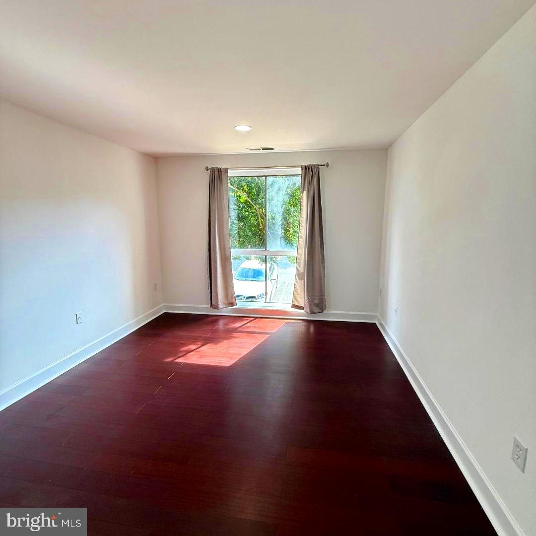 VALLEY PARK - Residential Lease