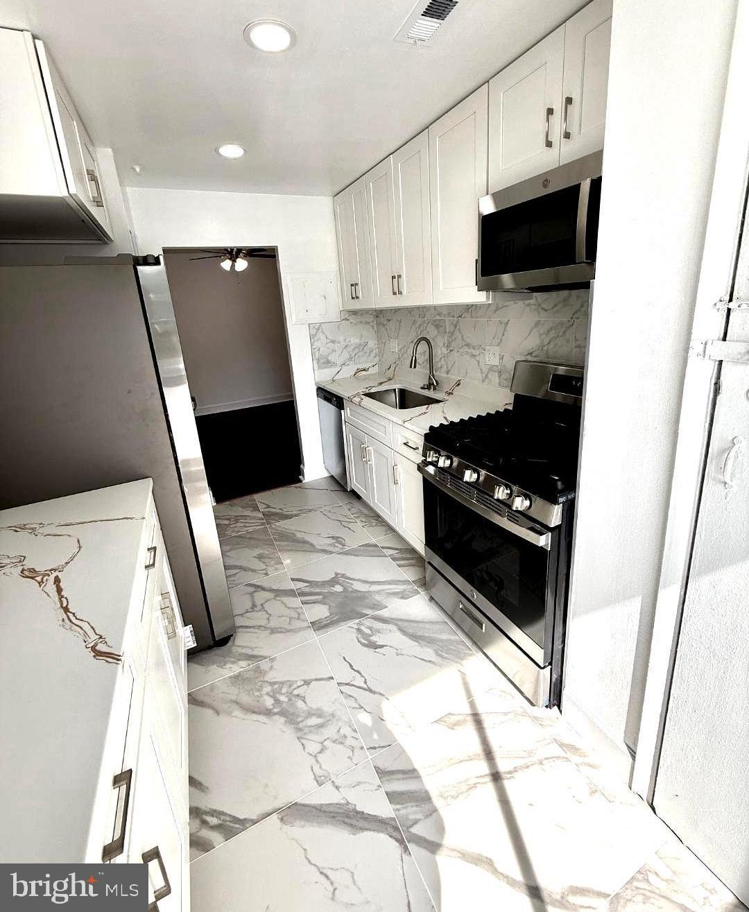 VALLEY PARK - Residential Lease