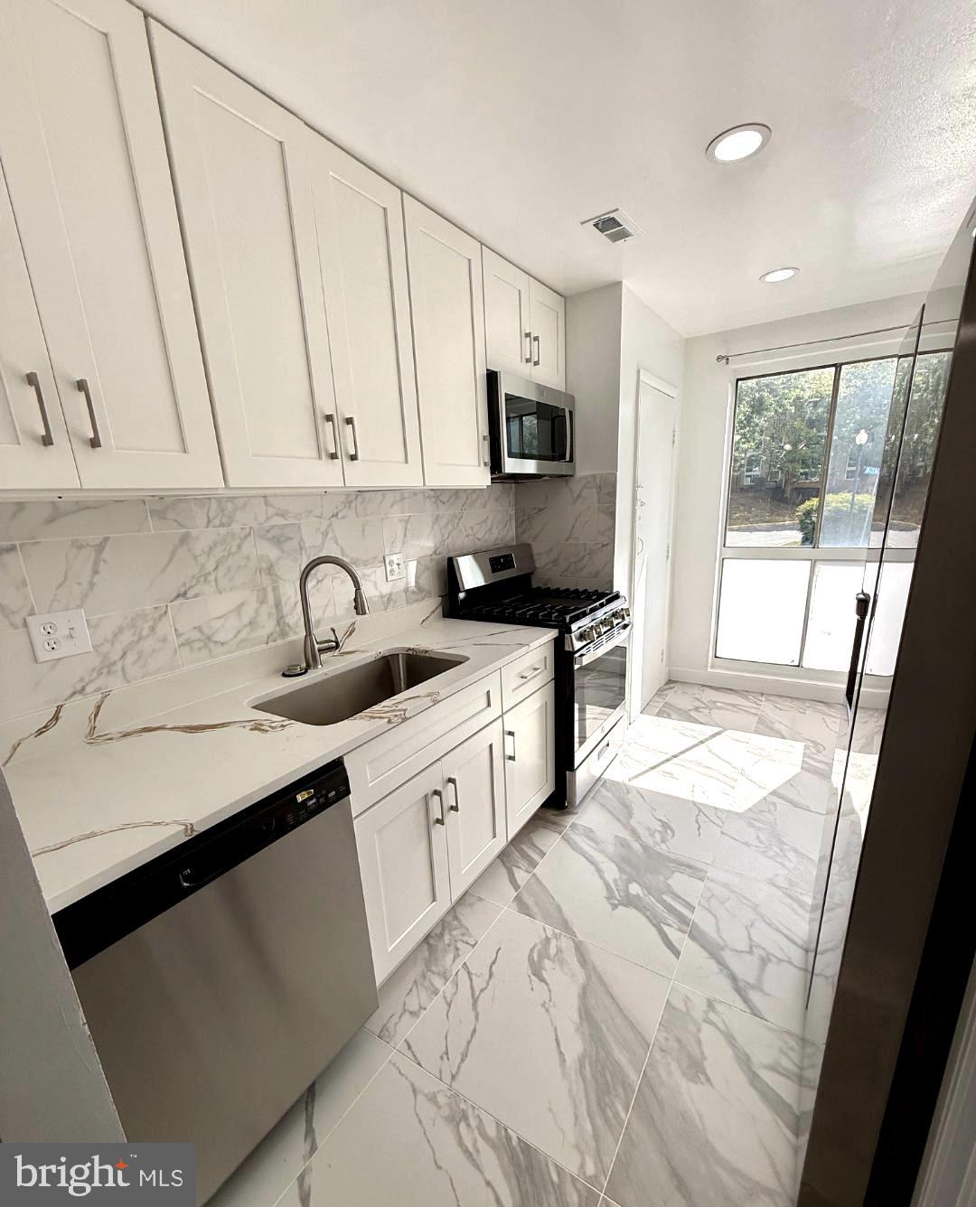 VALLEY PARK - Residential Lease