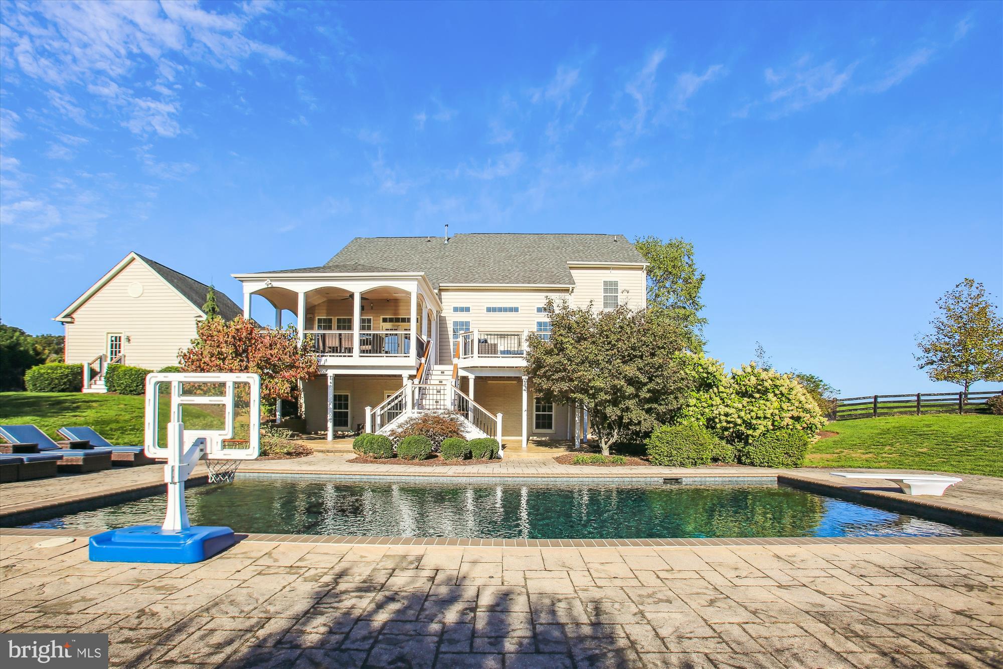 LONG ACRES - Residential