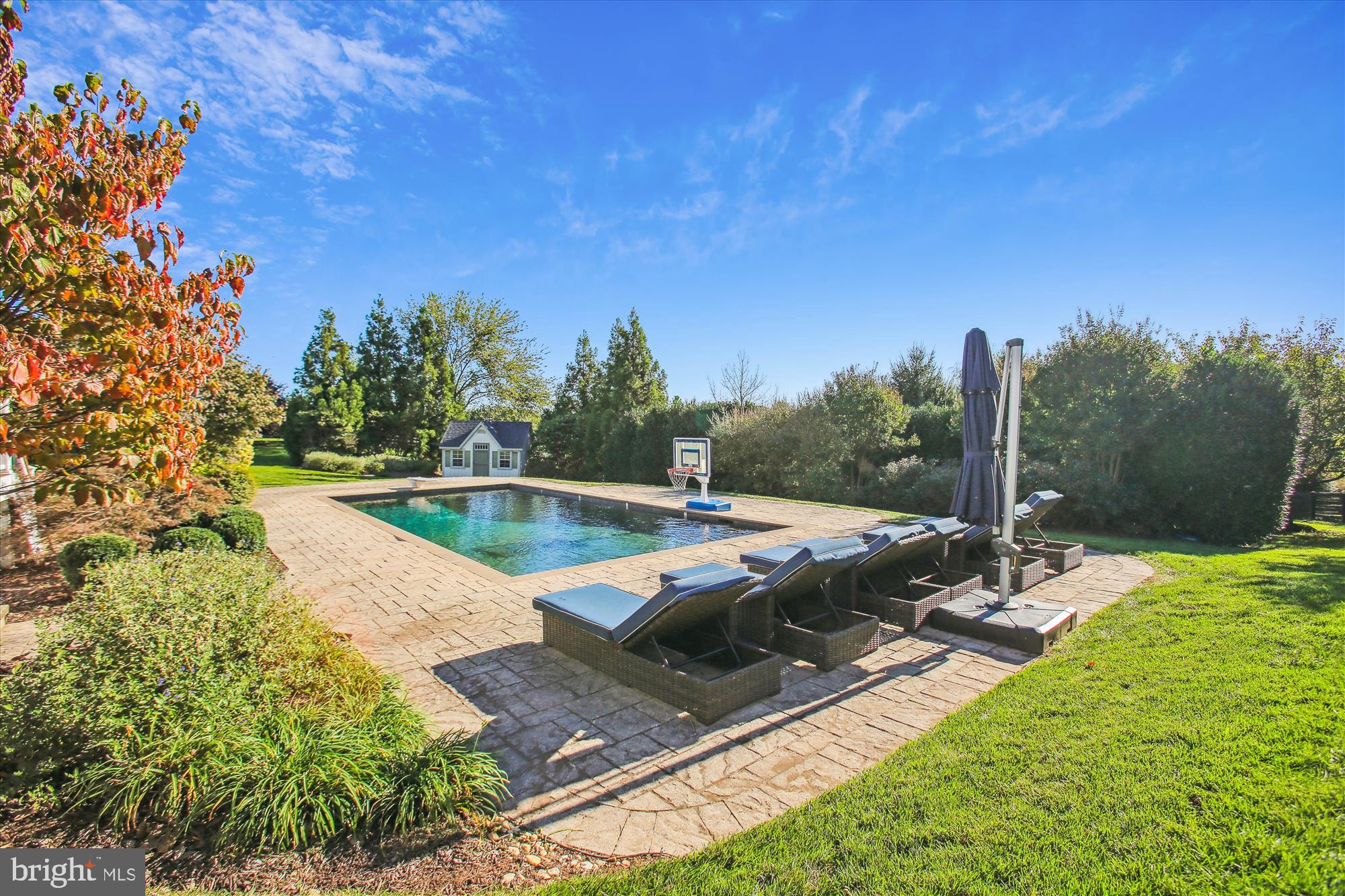 LONG ACRES - Residential