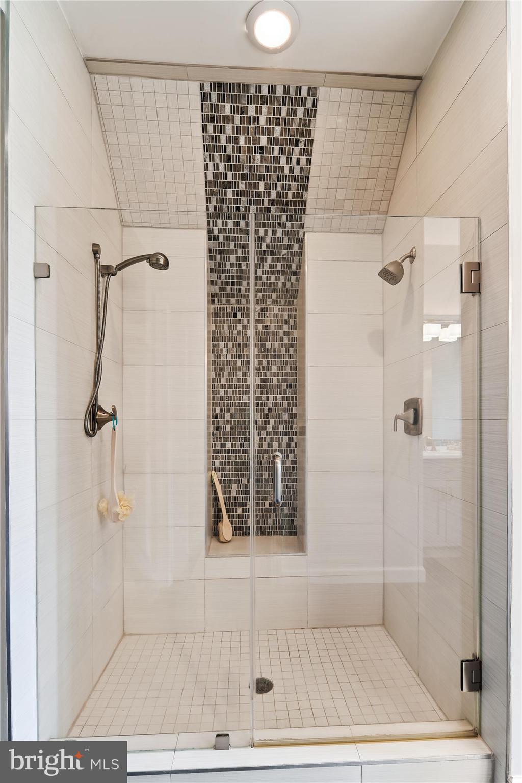 LONG ACRES - Residential