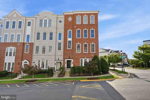 Photo of 14718 Potomac Branch Drive, WOODBRIDGE, VA 22191 (MLS # VAPW2132194)