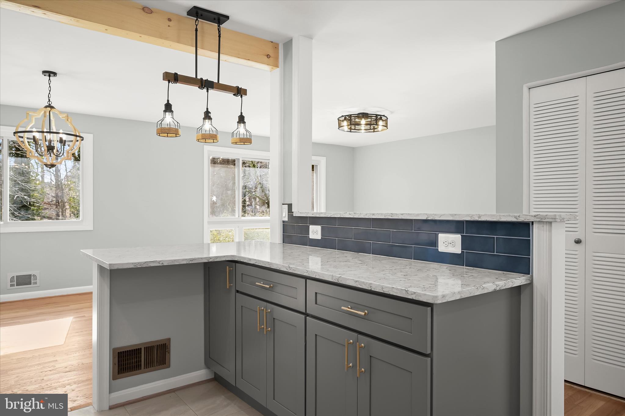 OAKVIEW - Residential