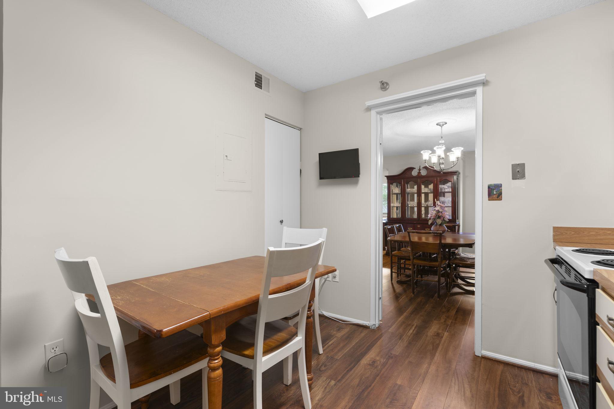 GREENS AT LEISURE WORLD - Residential