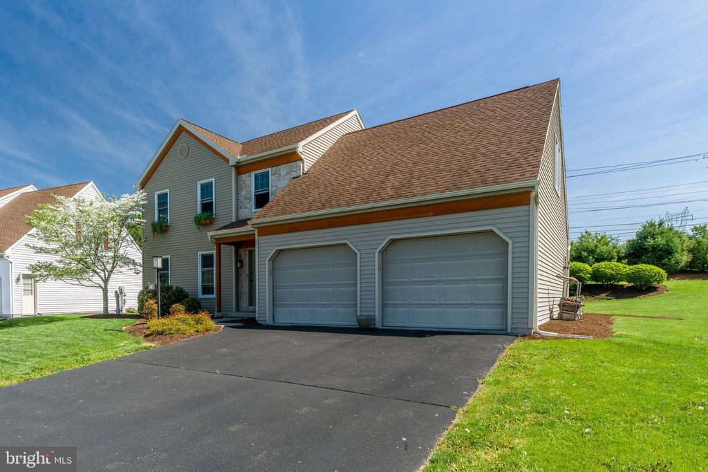 Photo of 40 Brookview Drive, LITITZ, PA 17543 (MLS # PALA2069062)