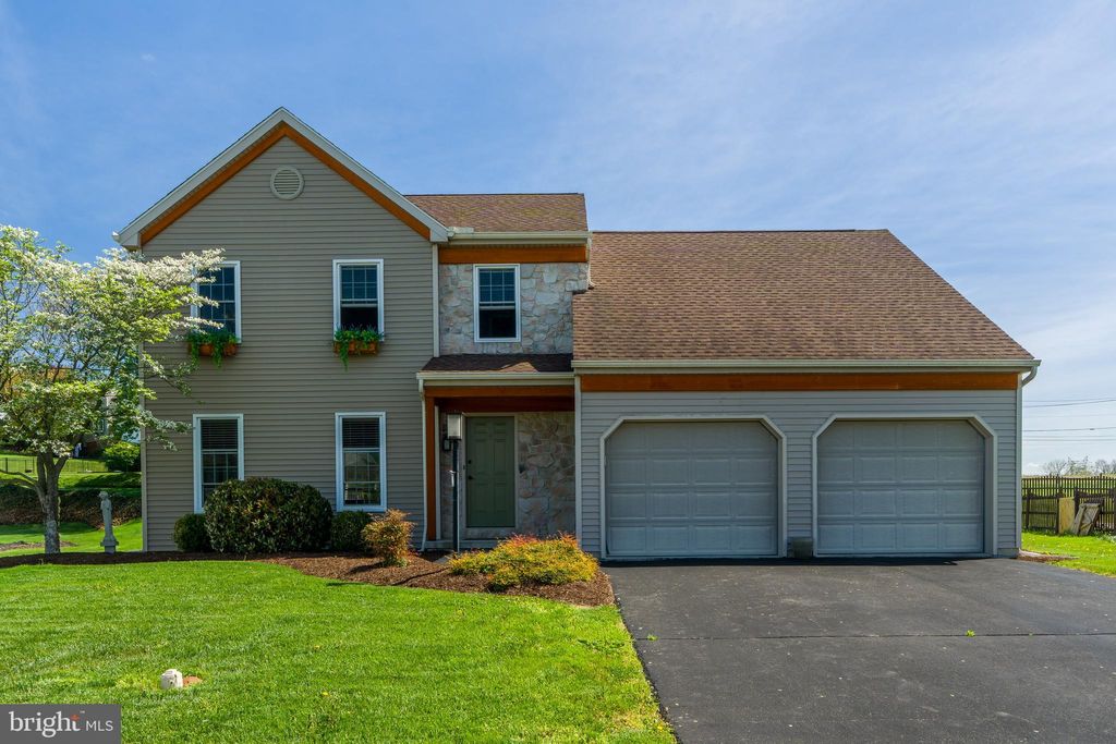 Photo of 40 Brookview Drive, LITITZ, PA 17543 (MLS # PALA2069062)