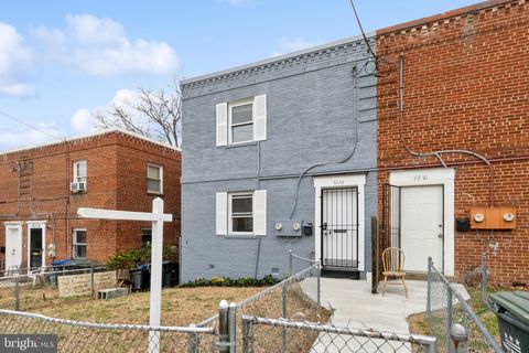 4238 FOOTE STREET NE 2 WASHINGTON DC 20019