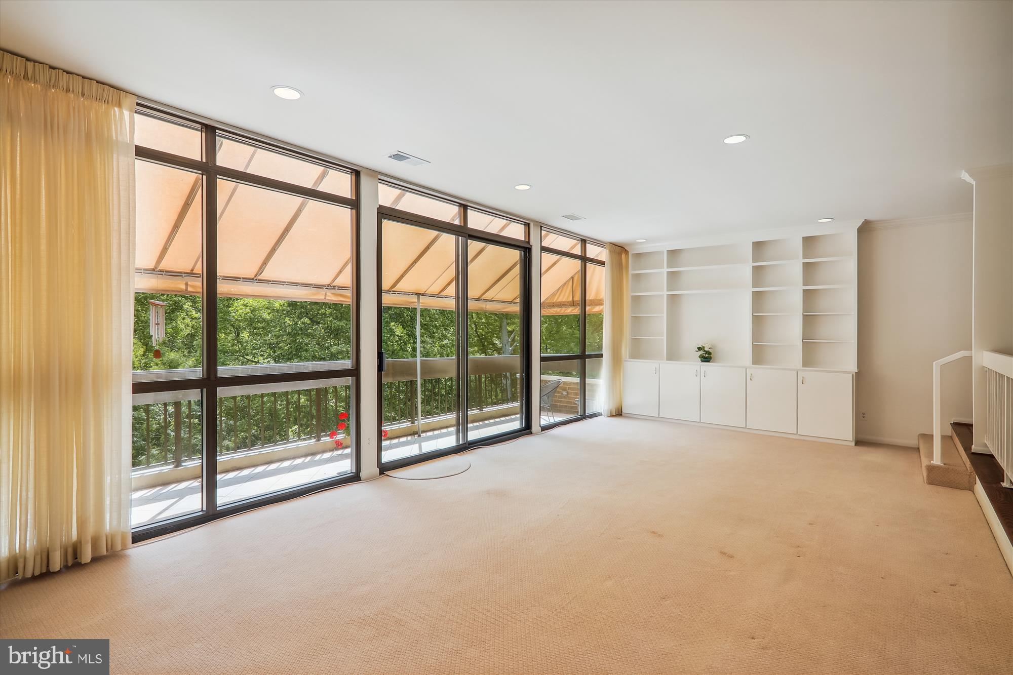 SUMNER VILLAGE - Residential